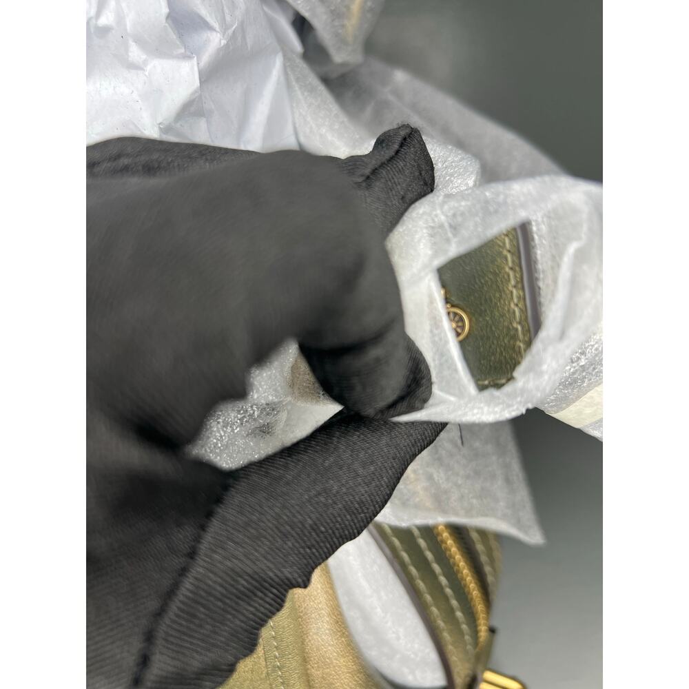 Coach Rogue Bag 31
In Loved Leather Brass /Green - Picture 10 of 15